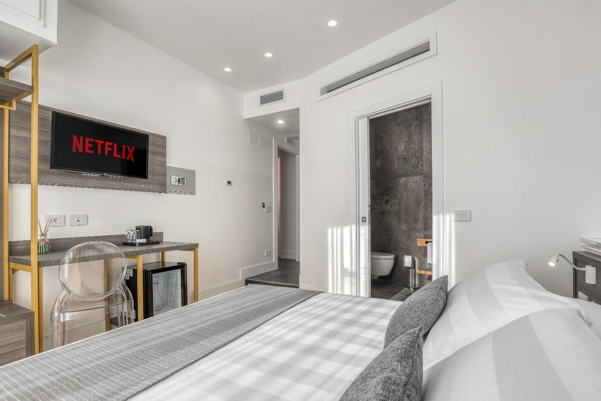 Gallery Suite Чивитавекия Стая снимка