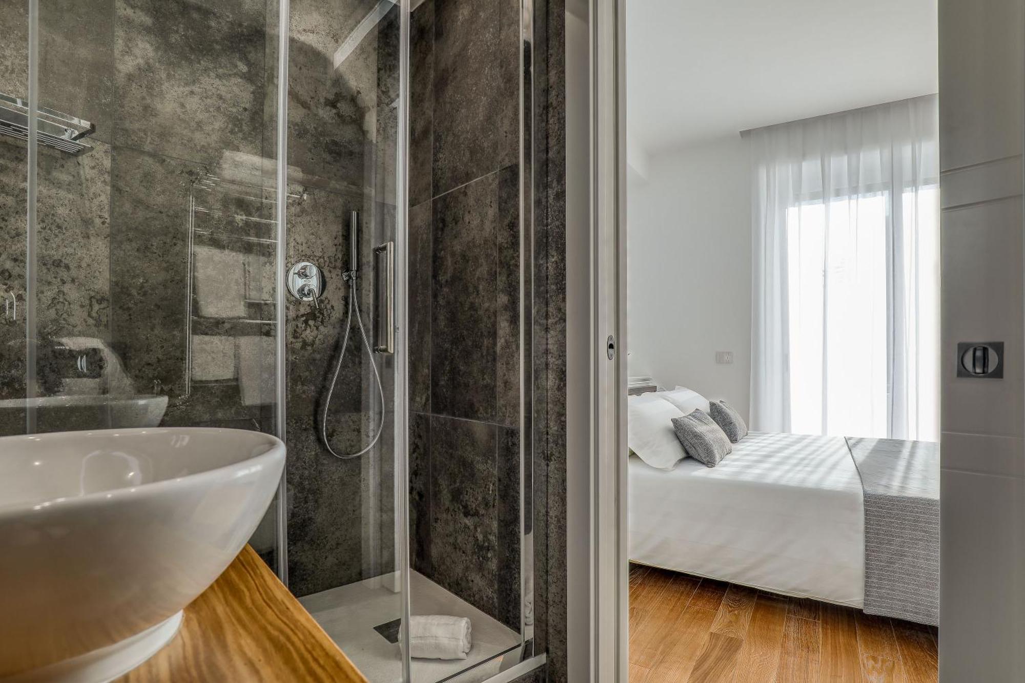Gallery Suite Чивитавекия Стая снимка